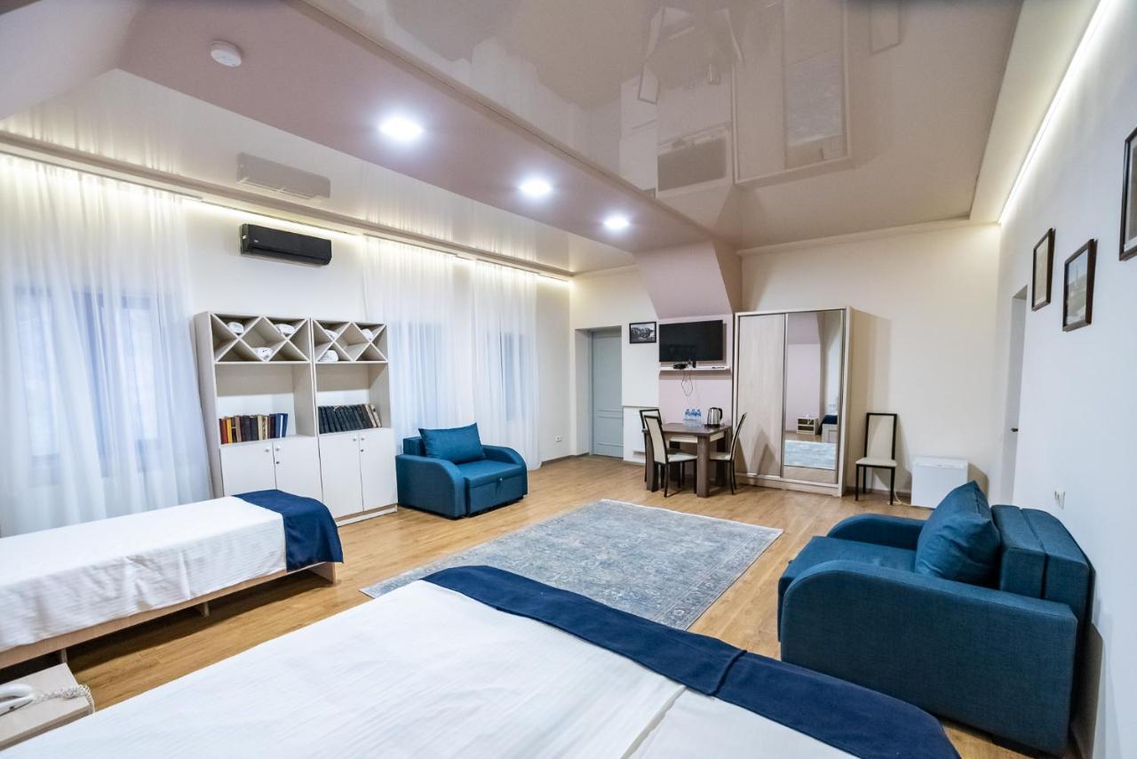 Tiflis Hotel Екстериор снимка