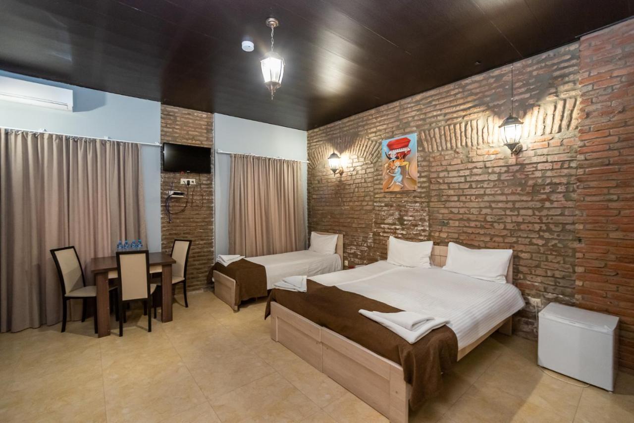 Tiflis Hotel Екстериор снимка