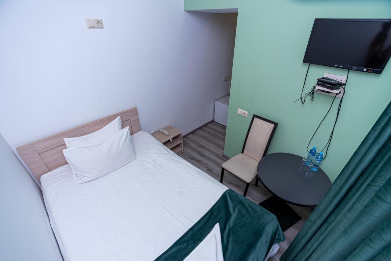 Tiflis Hotel Екстериор снимка