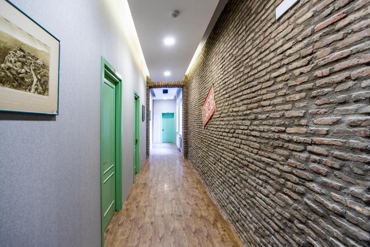 Tiflis Hotel Екстериор снимка