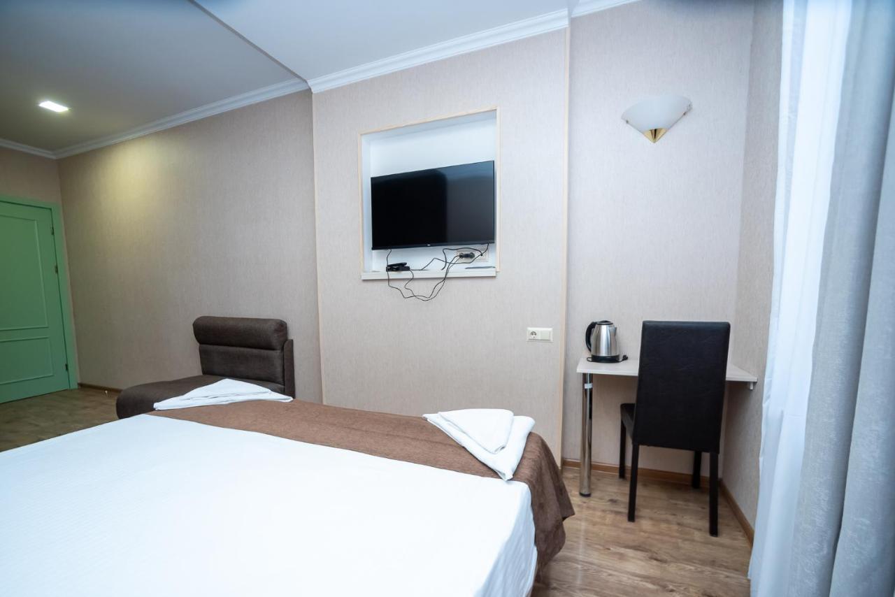 Tiflis Hotel Екстериор снимка