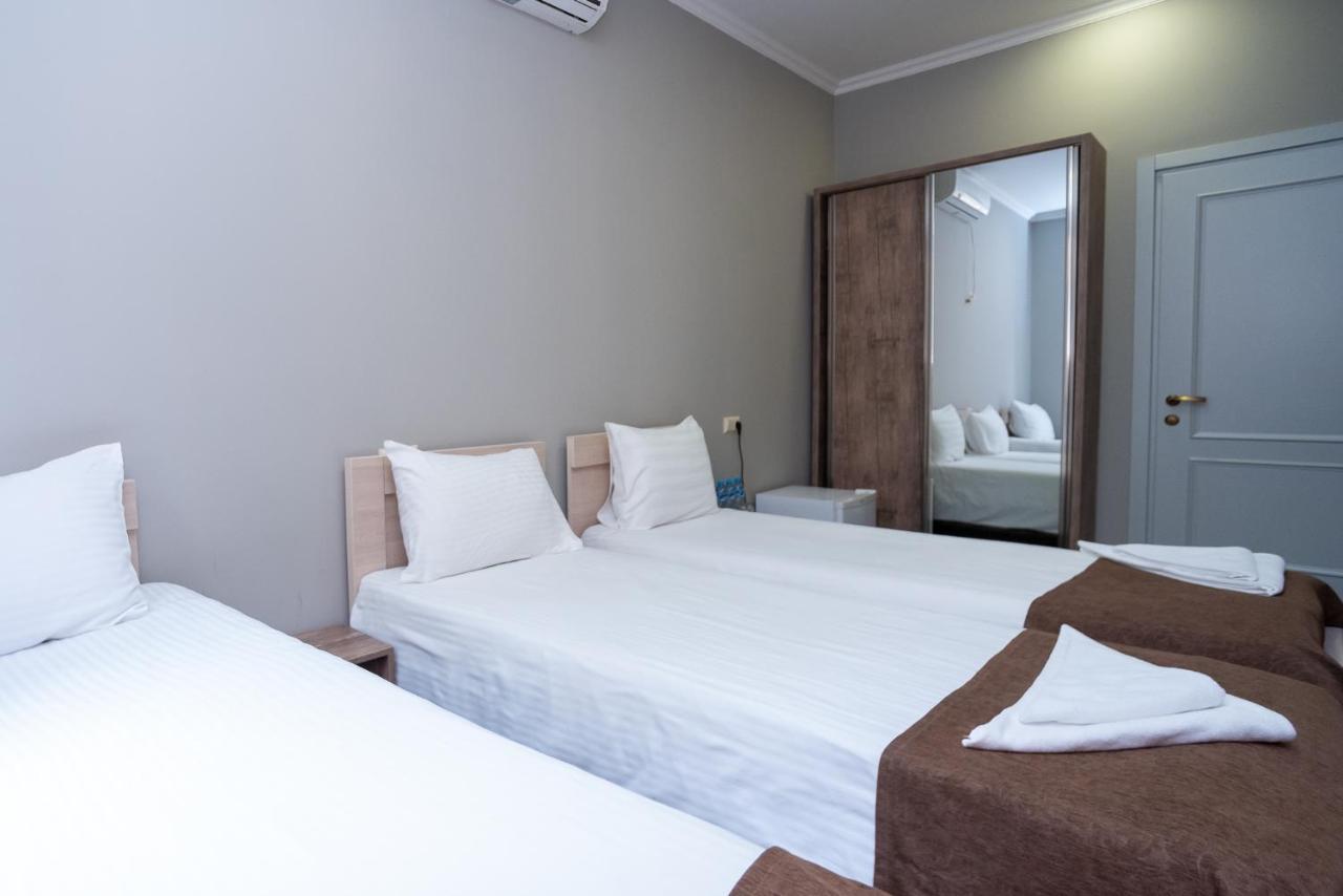 Tiflis Hotel Екстериор снимка
