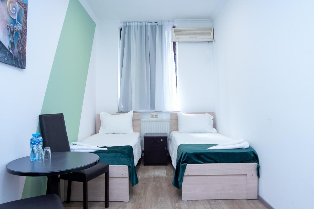Tiflis Hotel Екстериор снимка