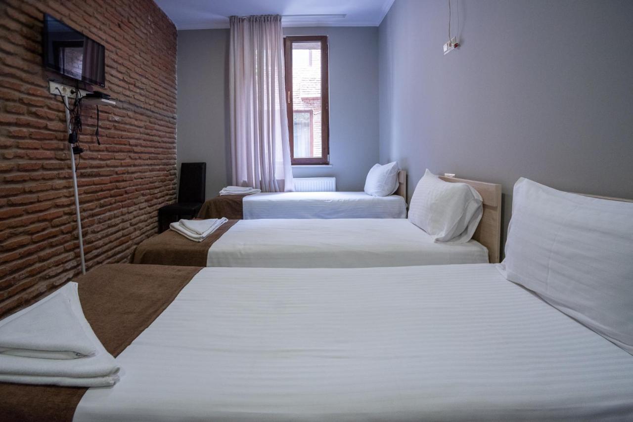 Tiflis Hotel Екстериор снимка