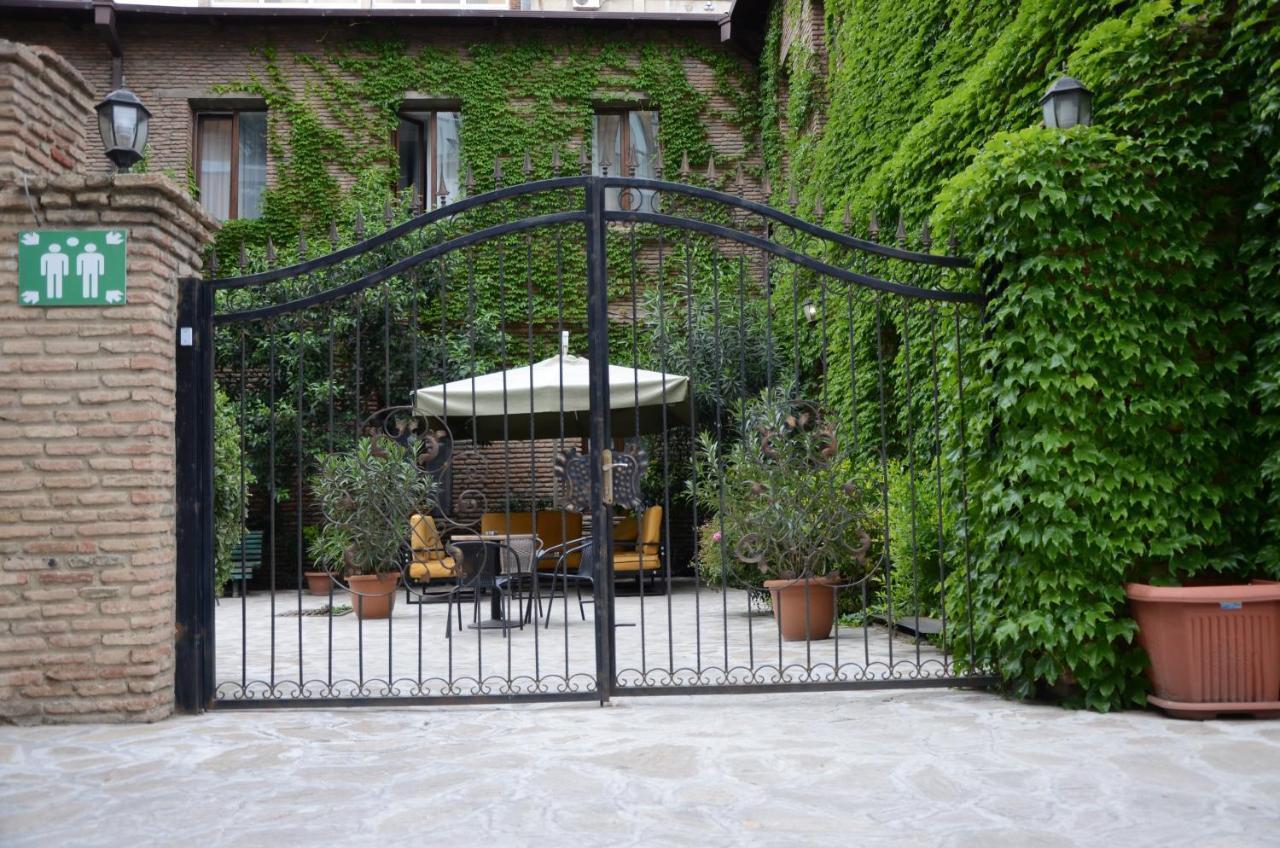 Tiflis Hotel Екстериор снимка